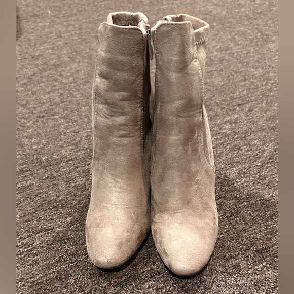 EUC Women's Sz 7 brown faux suede chunky heel boots shoes casual - Picture 2 of 6